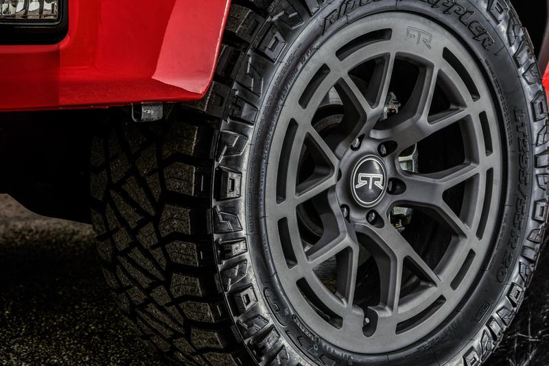 Illustration for article titled The 2019 Ford F-150 RTR Is Your Big Bouncing Off-Roading Beef-Boy Buddy